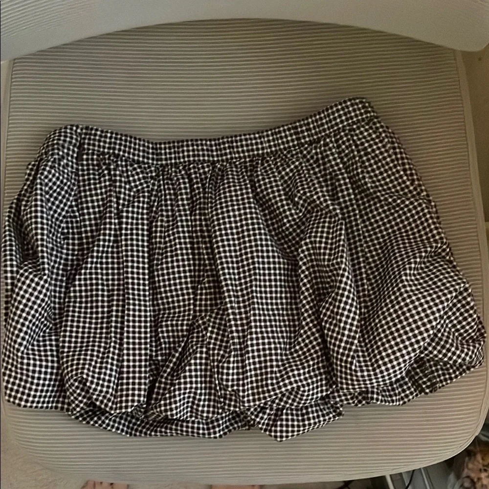 Hollister bubble skirt - Picture 3 of 3